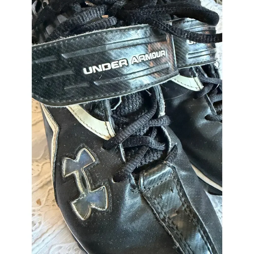 Under Armour Youth Football Cleats Black White Size 6Y Molded Stud Cleats